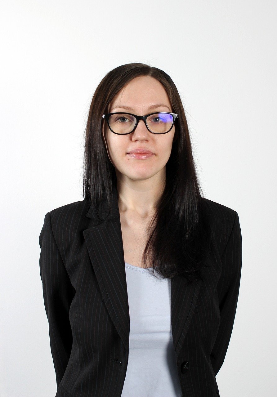 woman, glasses, business woman-1254453.jpg